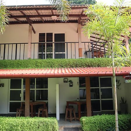 Pineview Hotel Unawatuna Bagian luar foto