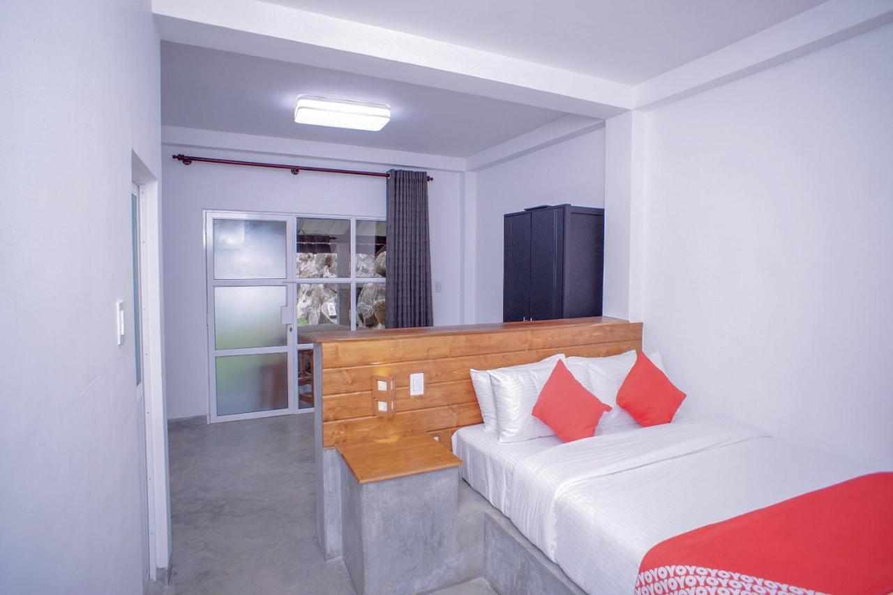 Pineview Hotel Unawatuna Bagian luar foto
