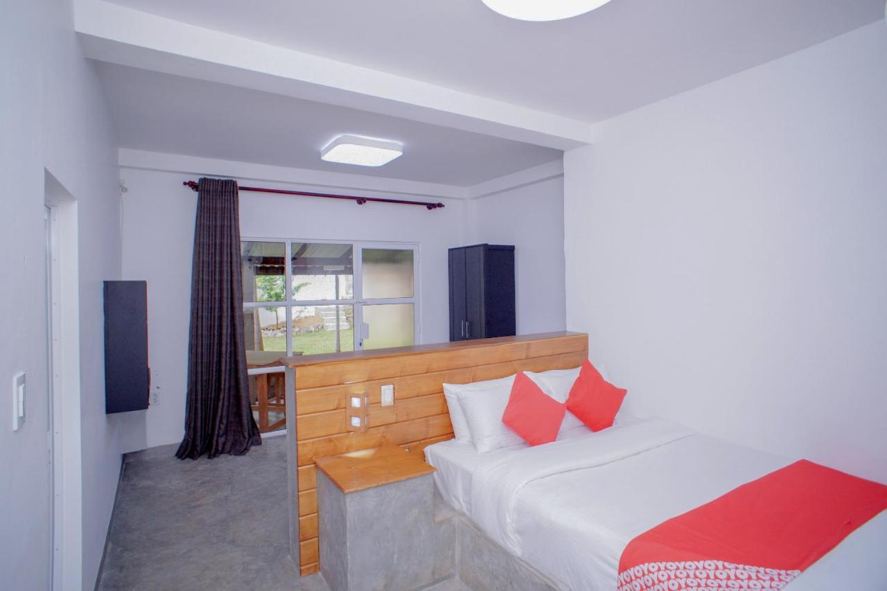 Pineview Hotel Unawatuna Bagian luar foto
